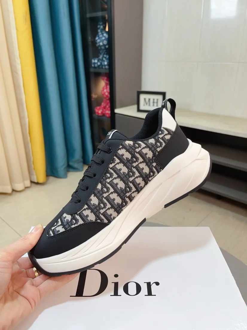 Men's men's shoes 💰438🌹🌹【Dior】Best-selling official website world premiere🔝High-end men's shoes brand official website latest series: The upper is made of imported cowhide with specially designed fabrics➕Mesh breathable lining. Make walking more convenient and comfortable! Compared with the official quality, Midea’s 1:1 replica. Create a fashionable personality to set off your uniqueness! A must-have for trendy men! Classic style. Men's sizes: 38-44.